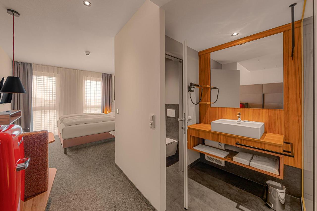 Zuendwerk - Motel Strasshof an der Nordbahn Bagian luar foto