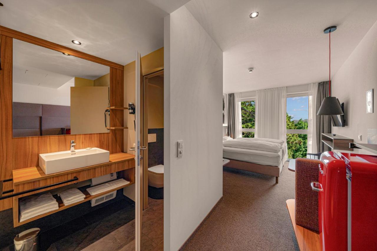 Zuendwerk - Motel Strasshof an der Nordbahn Bagian luar foto